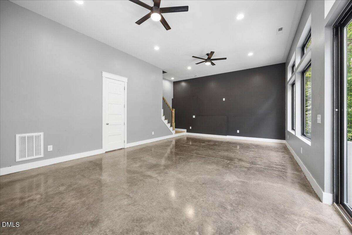 1401 Freshwater Court