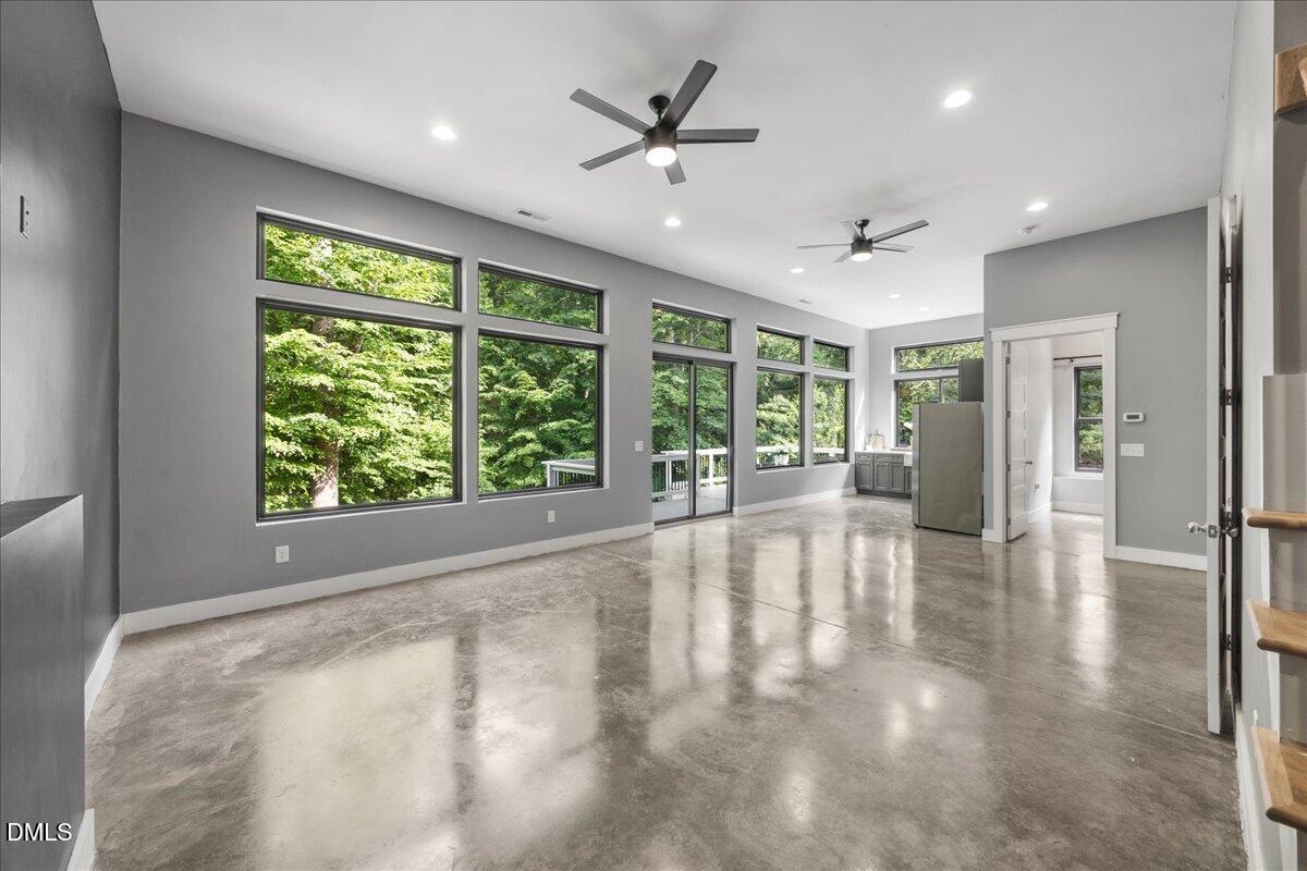 1401 Freshwater Court