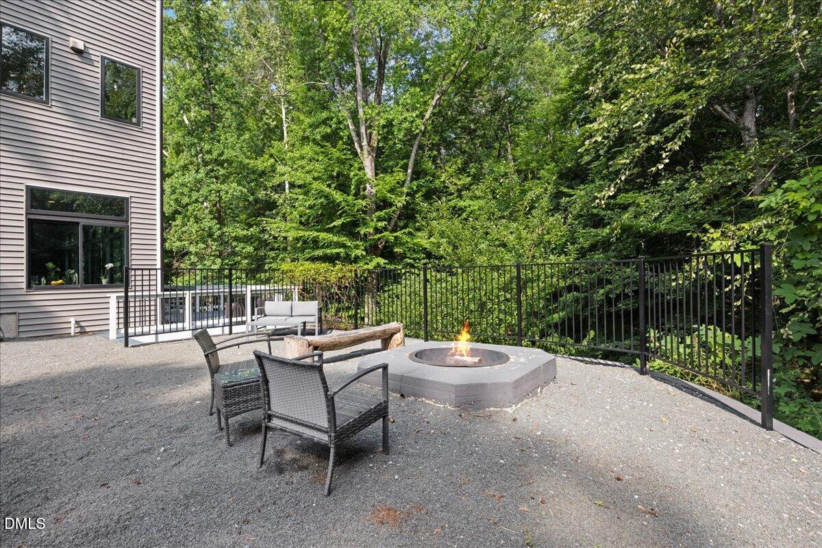 1401 Freshwater Court