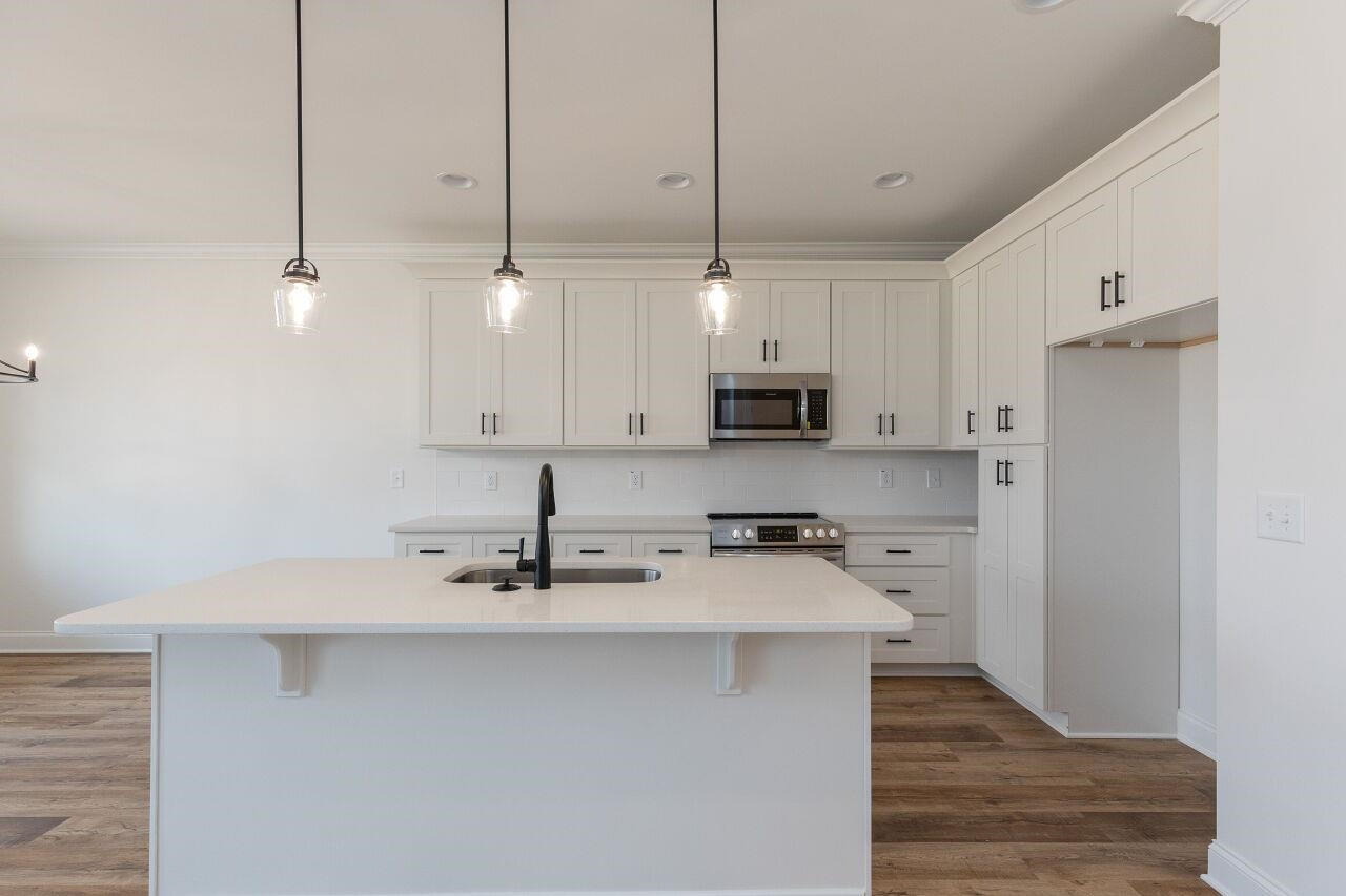 225 Southerby Bluffs Court