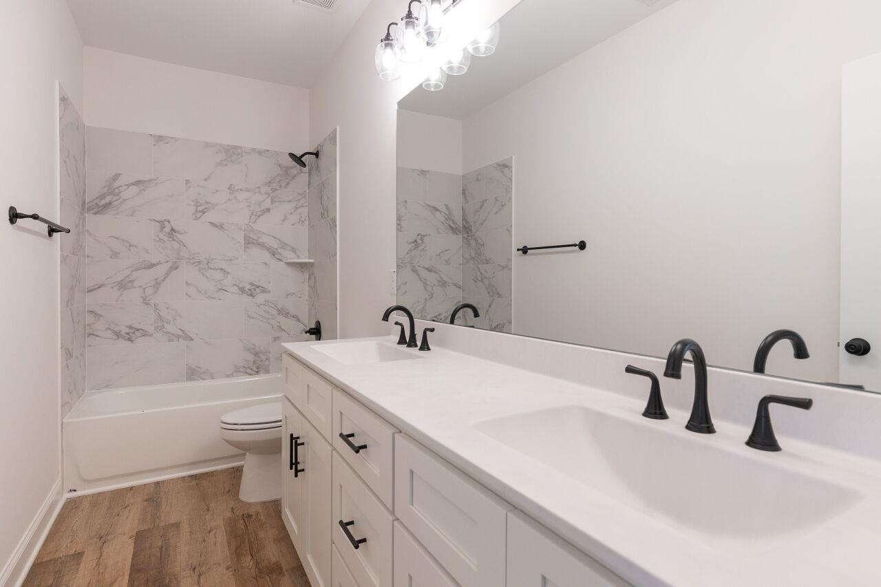 225 Southerby Bluffs Court