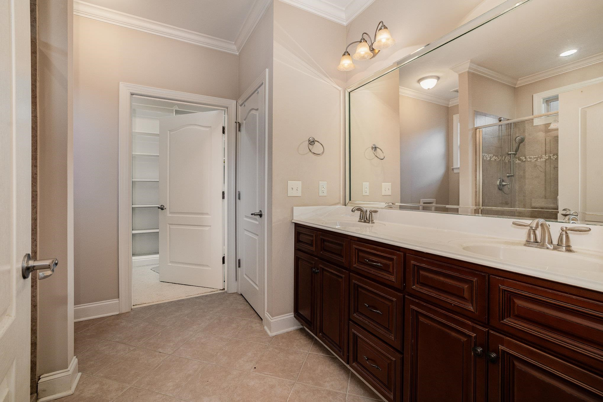 257 Shady Hollow Lane