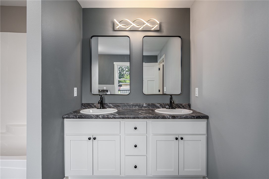 312 W Lincoln Street