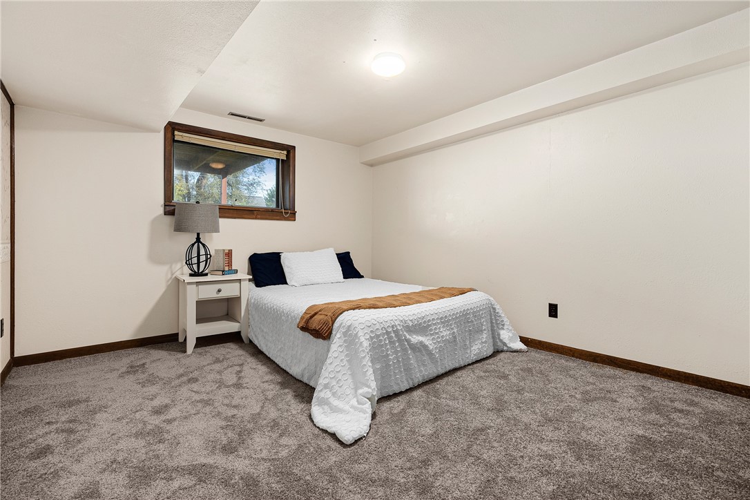 421 E Roosevelt Avenue