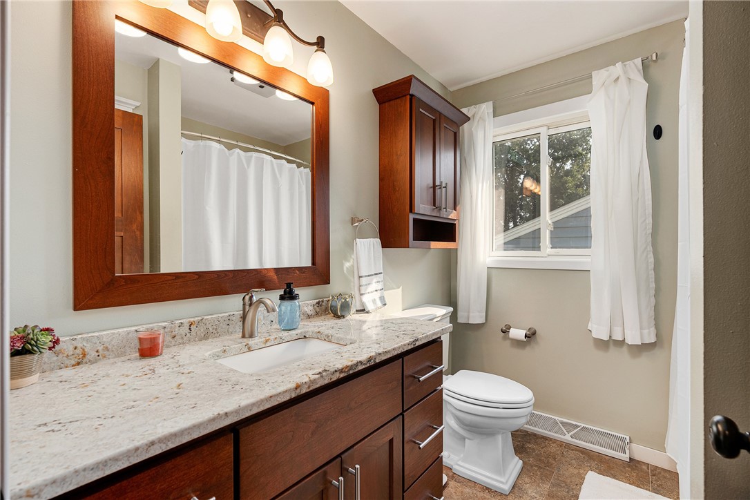 421 E Roosevelt Avenue