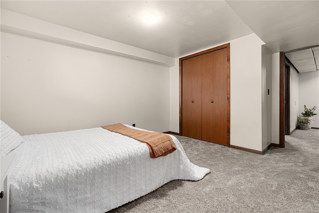 421 E Roosevelt Avenue