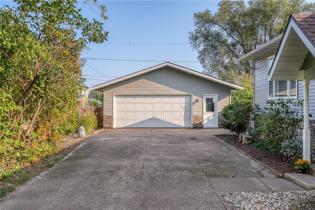 421 E Roosevelt Avenue