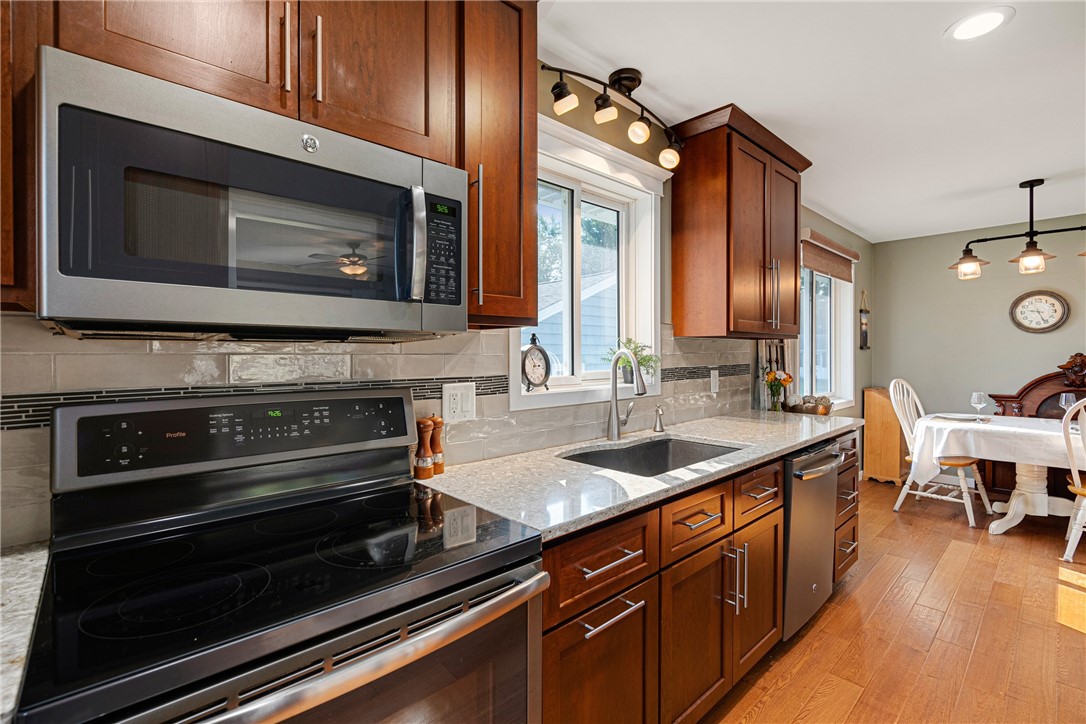 421 E Roosevelt Avenue