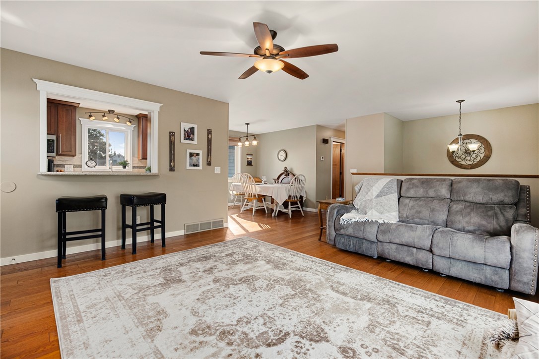 421 E Roosevelt Avenue