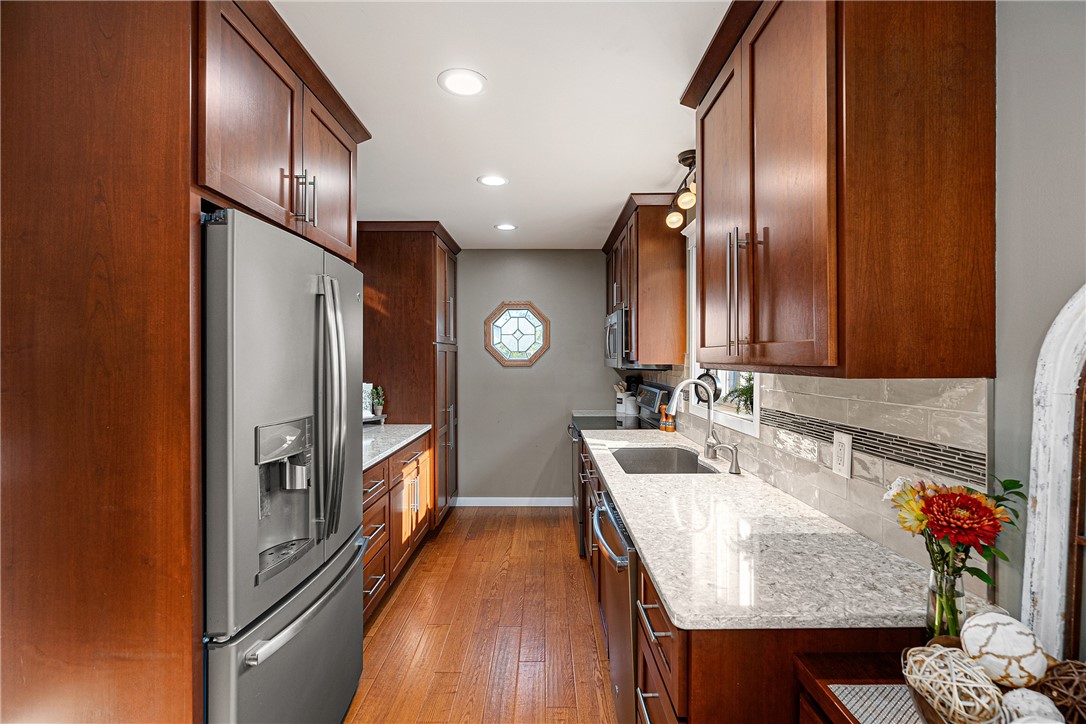 421 E Roosevelt Avenue