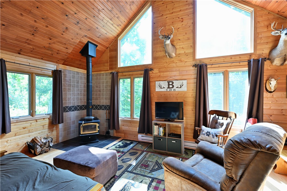 9379 N Chippewa Pines Way