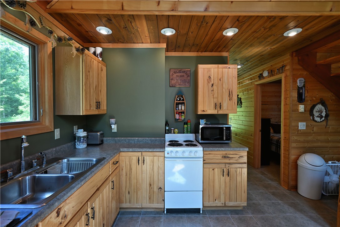 9379 N Chippewa Pines Way