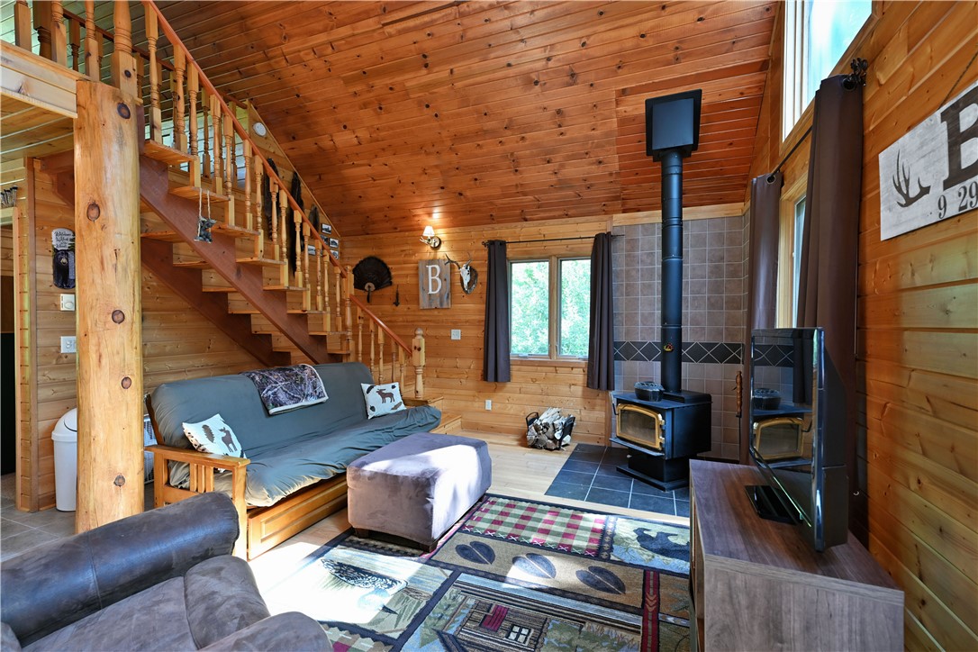 9379 N Chippewa Pines Way