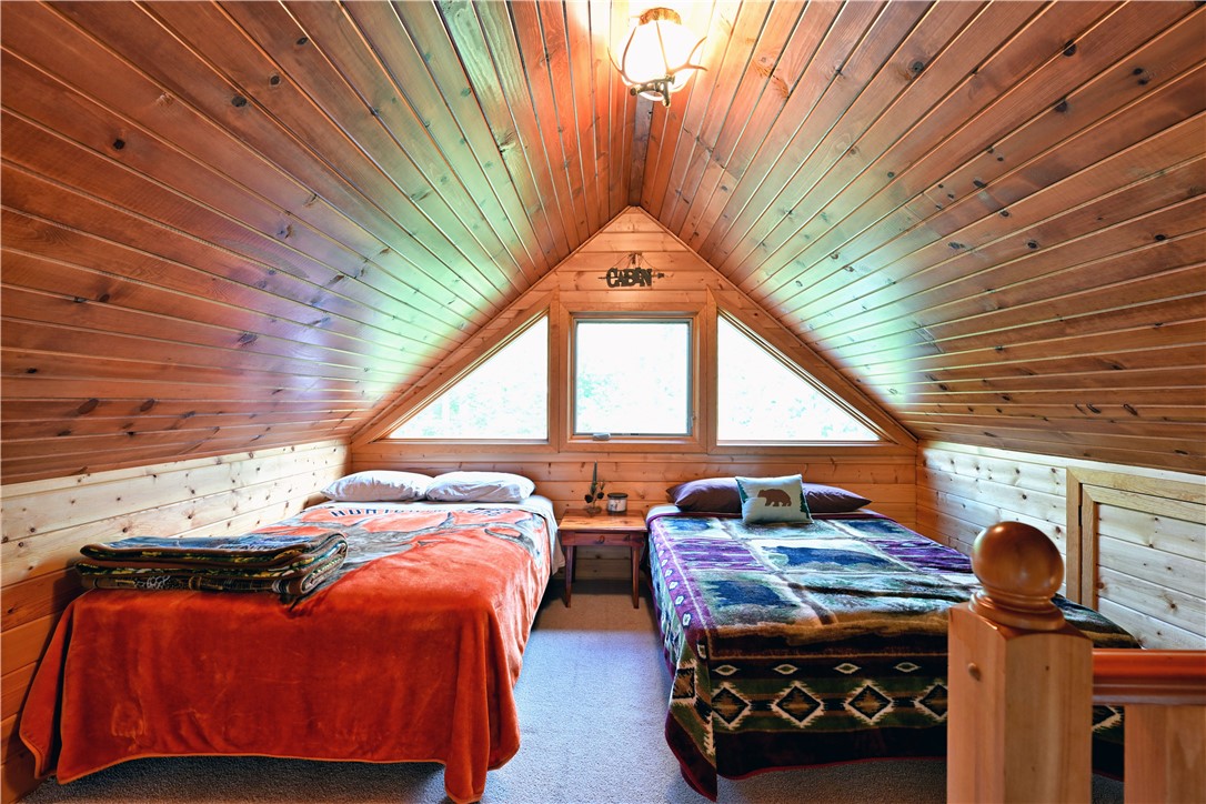 9379 N Chippewa Pines Way