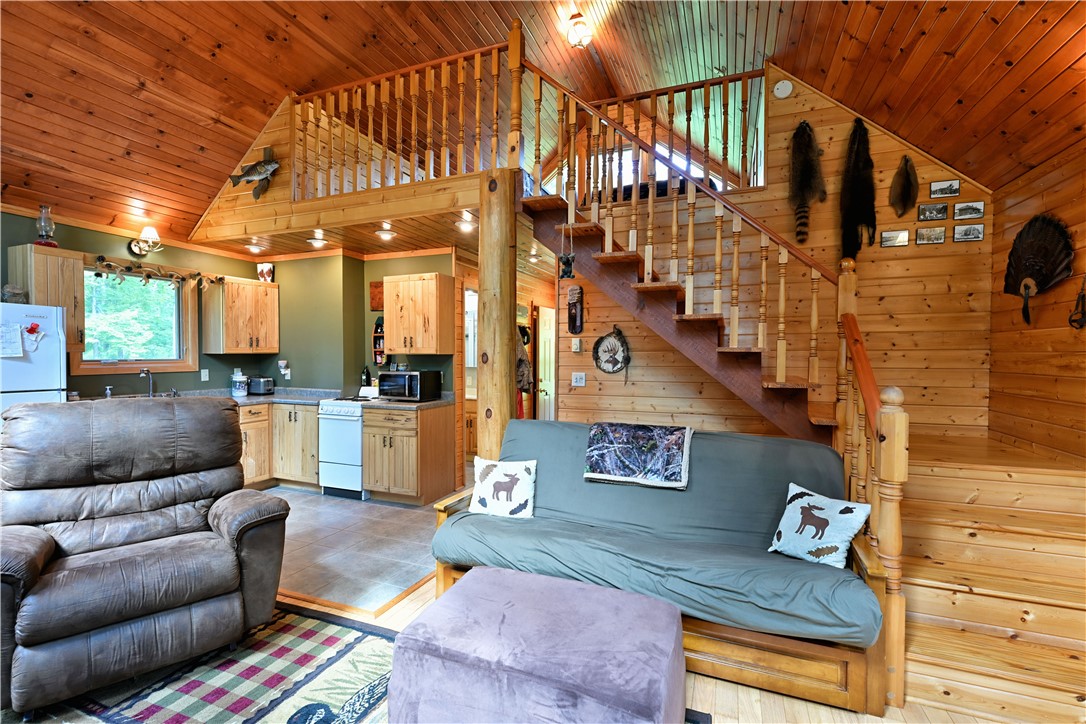 9379 N Chippewa Pines Way