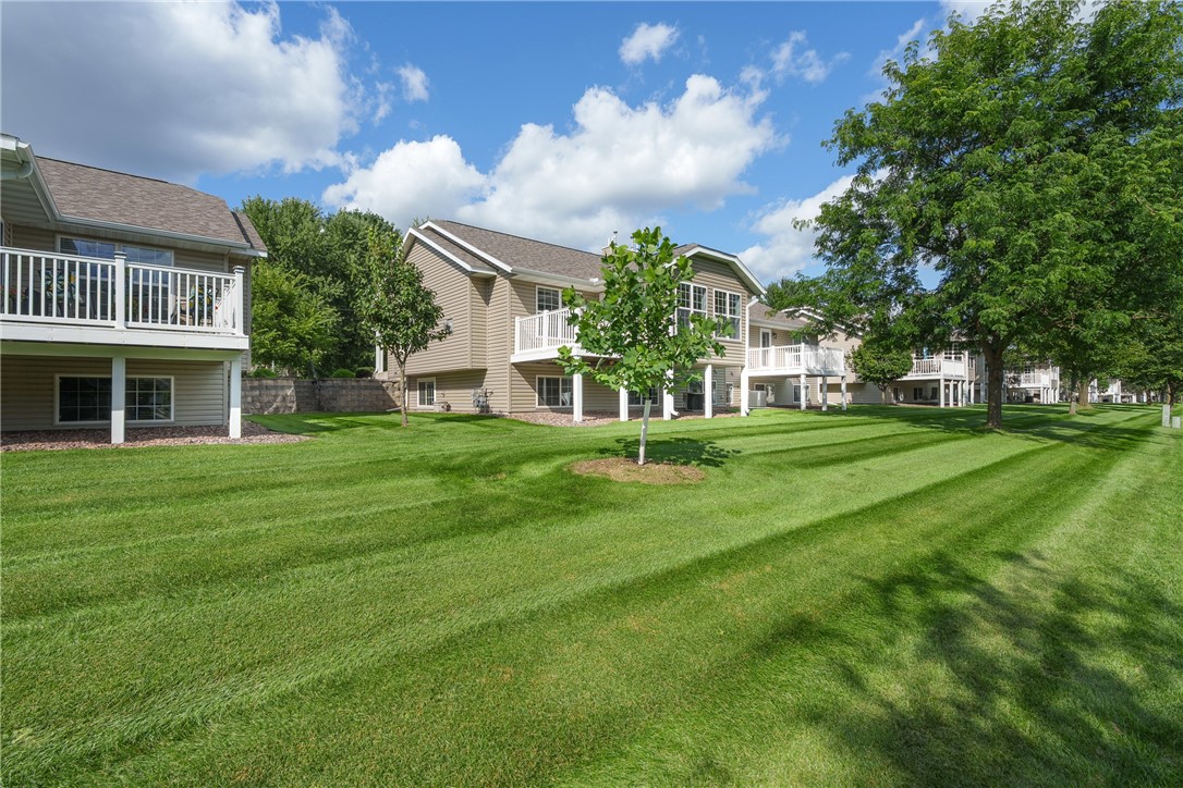 4221 E Hamilton Avenue 7