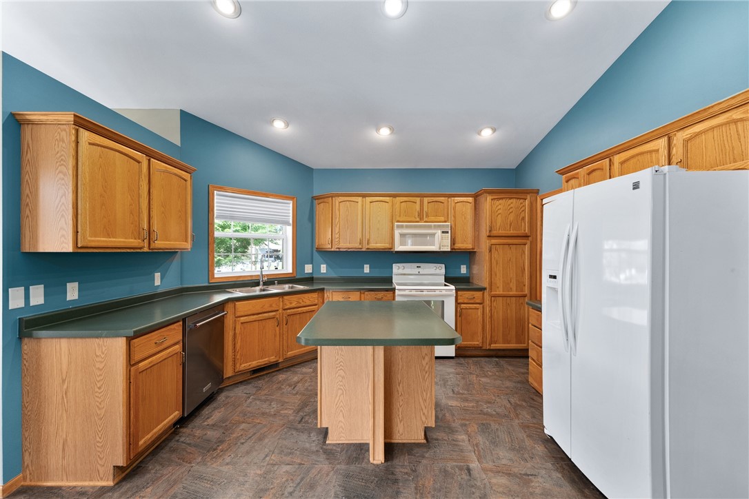 4221 E Hamilton Avenue 7