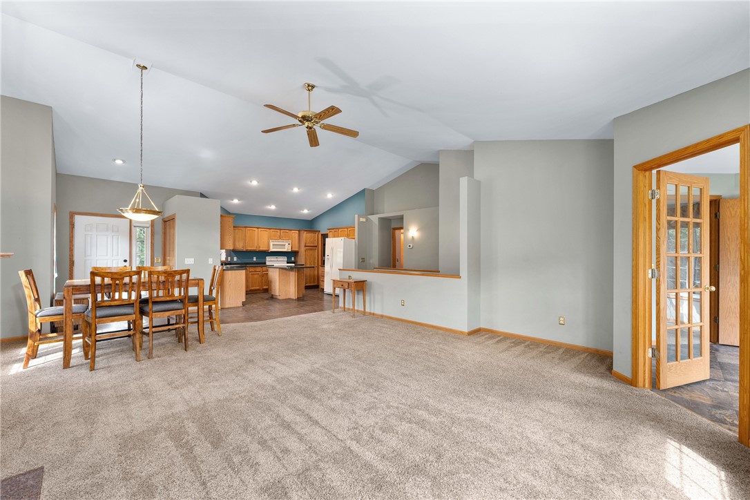 4221 E Hamilton Avenue 7