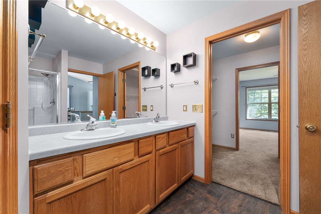 4221 E Hamilton Avenue 7