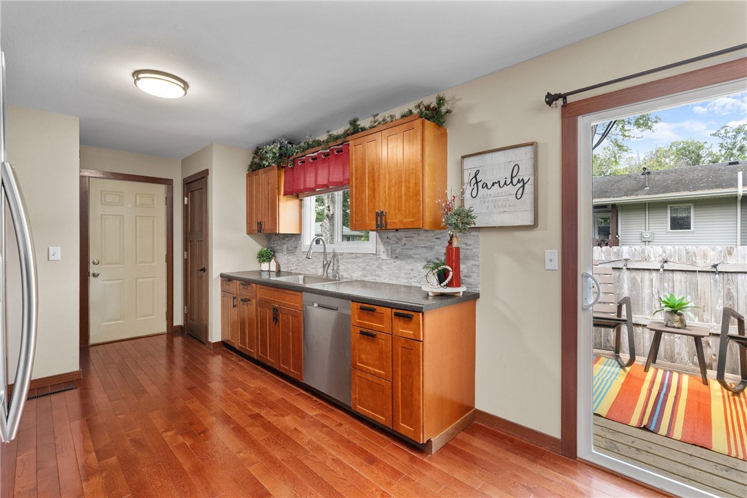 1516 Mitscher Avenue