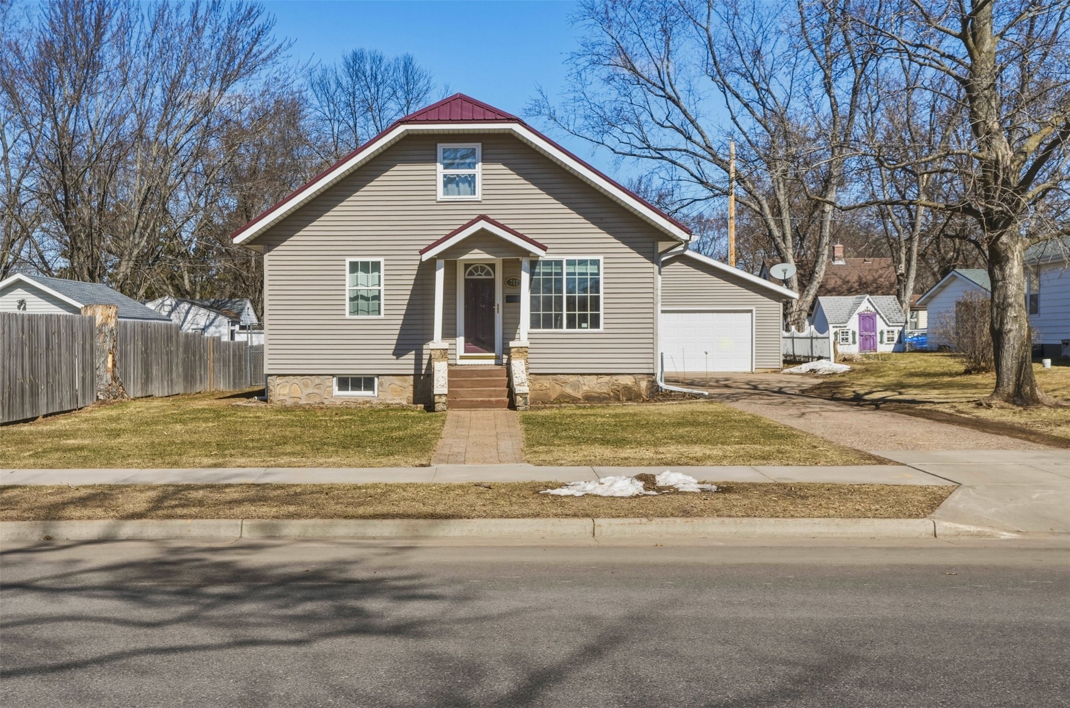 712 W Elm Street