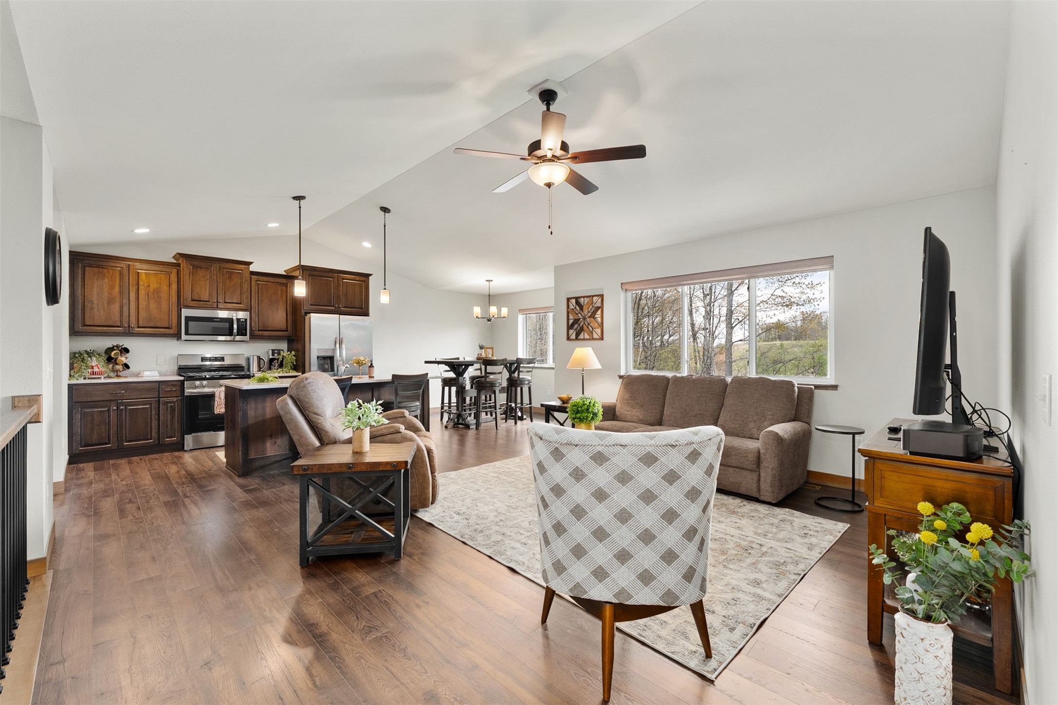 504 Hagman Street 26