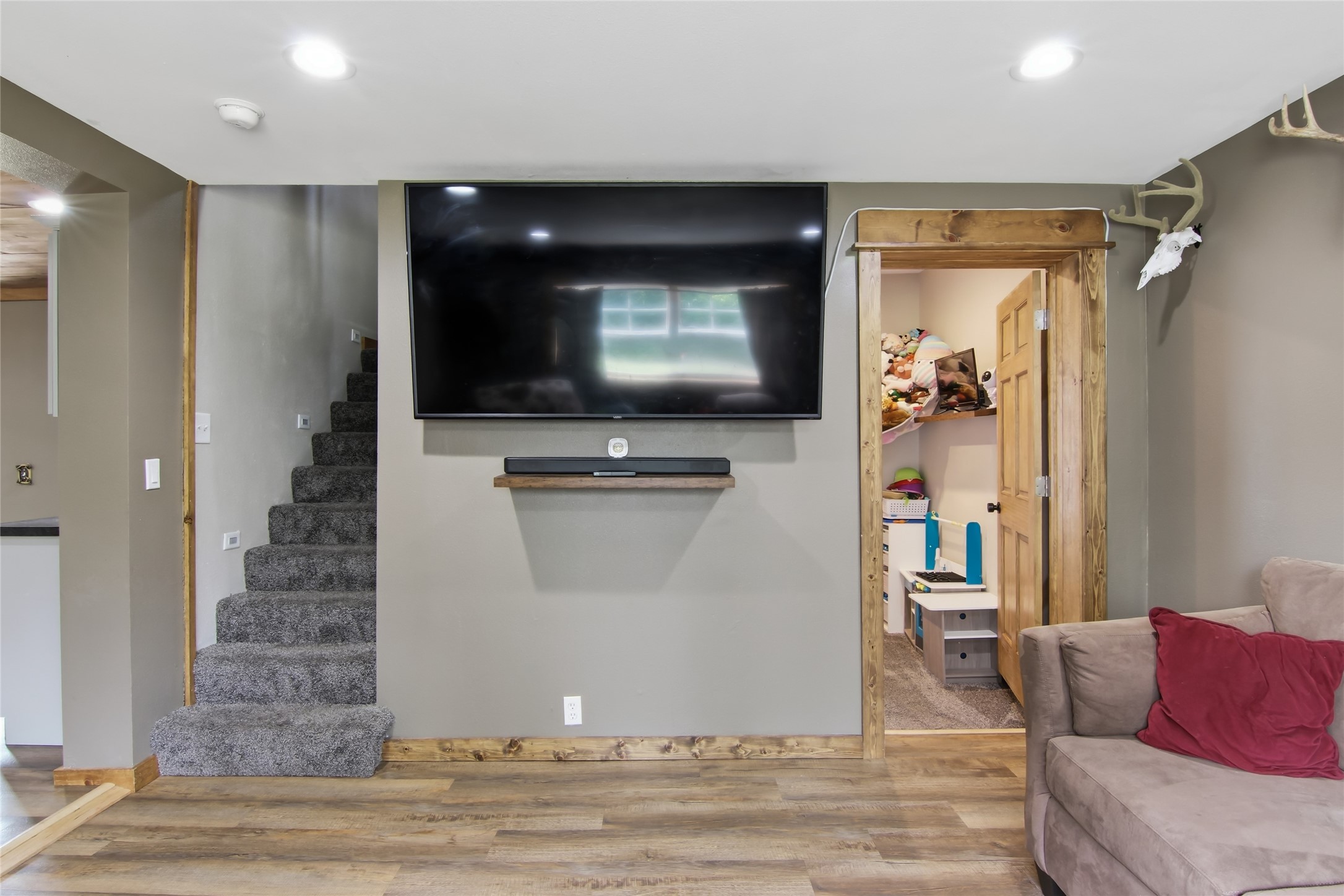 405 2nd Avenue W