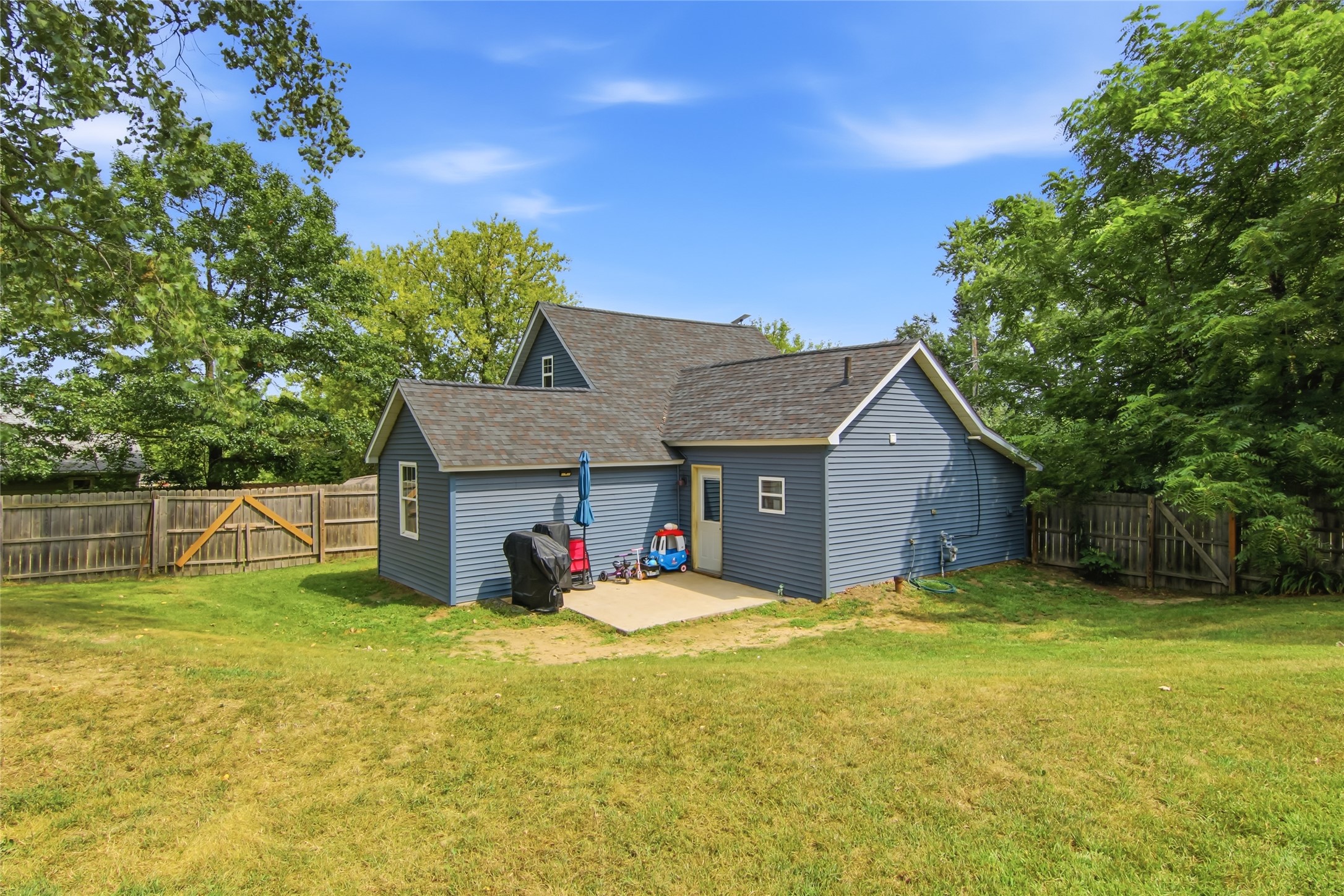 405 2nd Avenue W