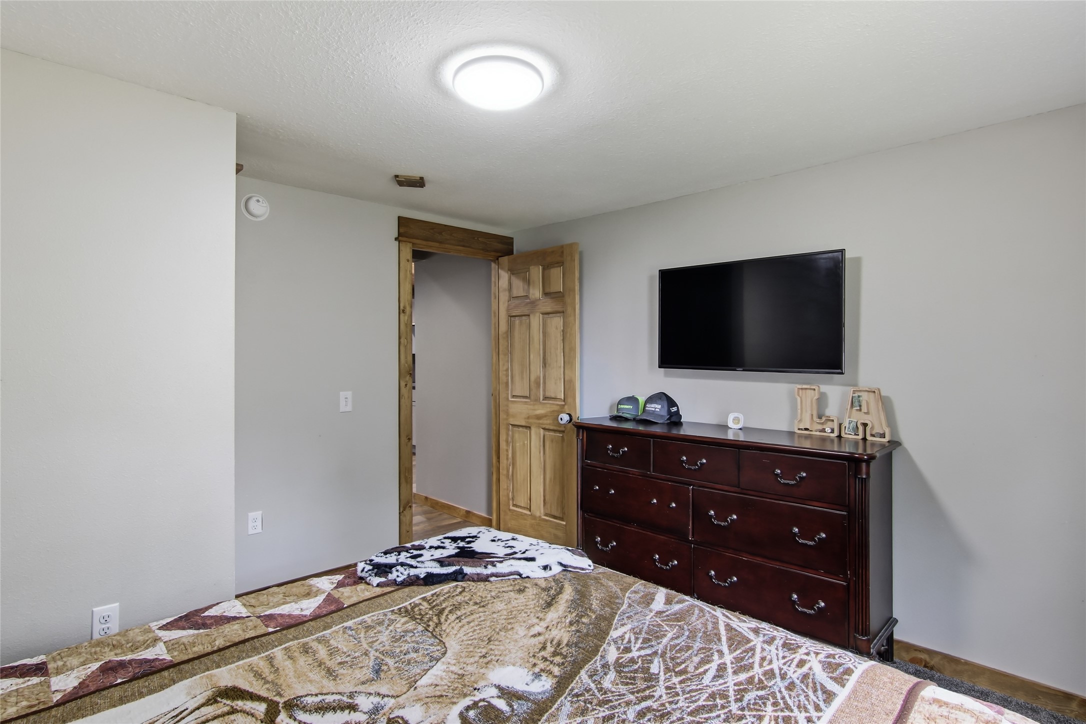 405 2nd Avenue W