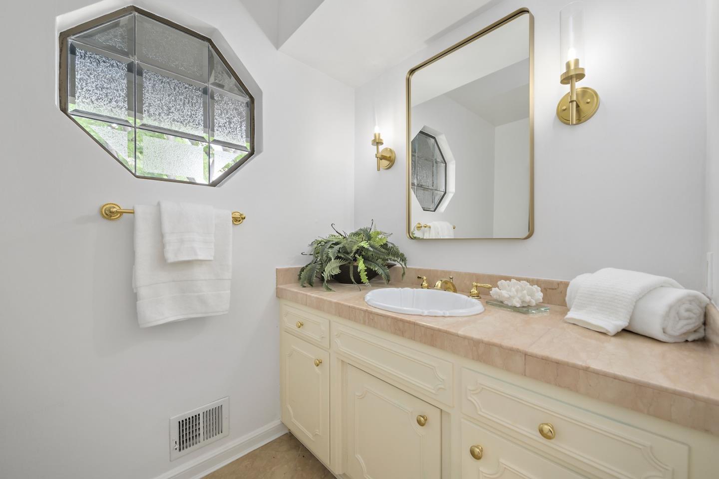 18586 Rancho Las Cimas WAY