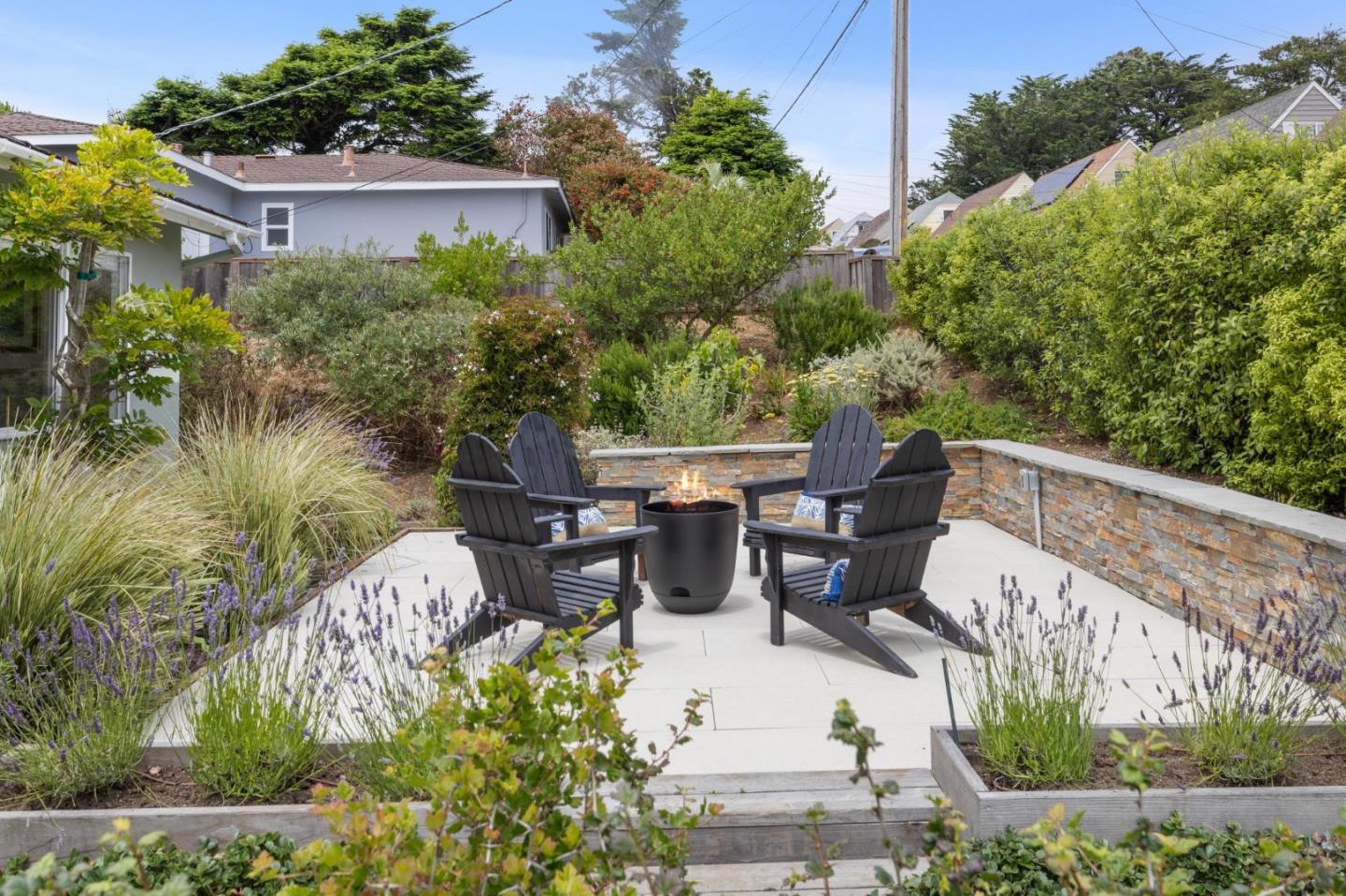 574 Heathcliff DR