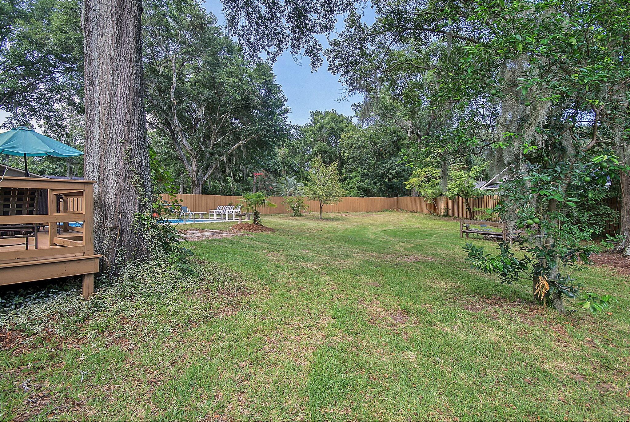 828 Robert E Lee Boulevard
