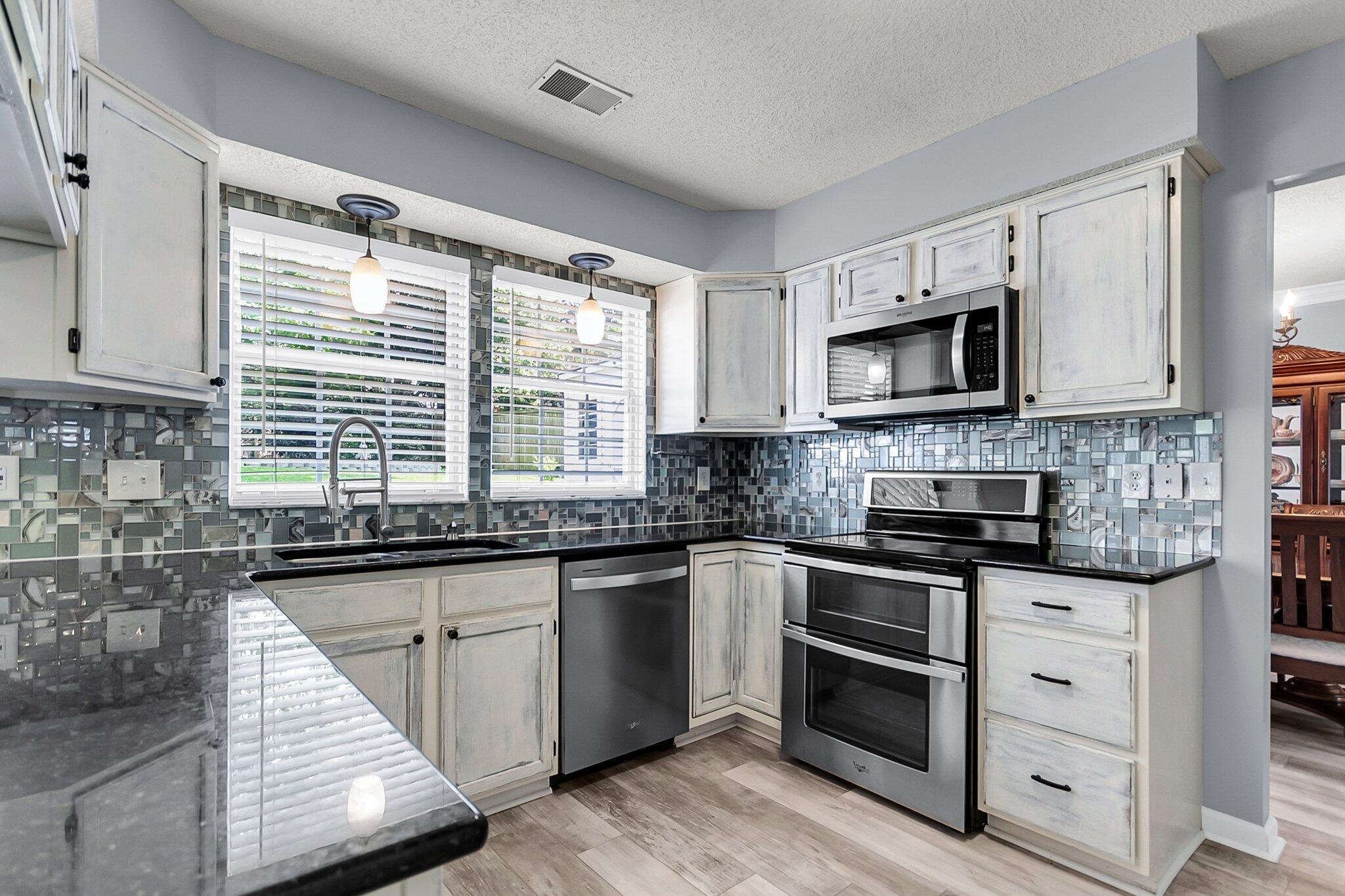 100 Conset Bay Court