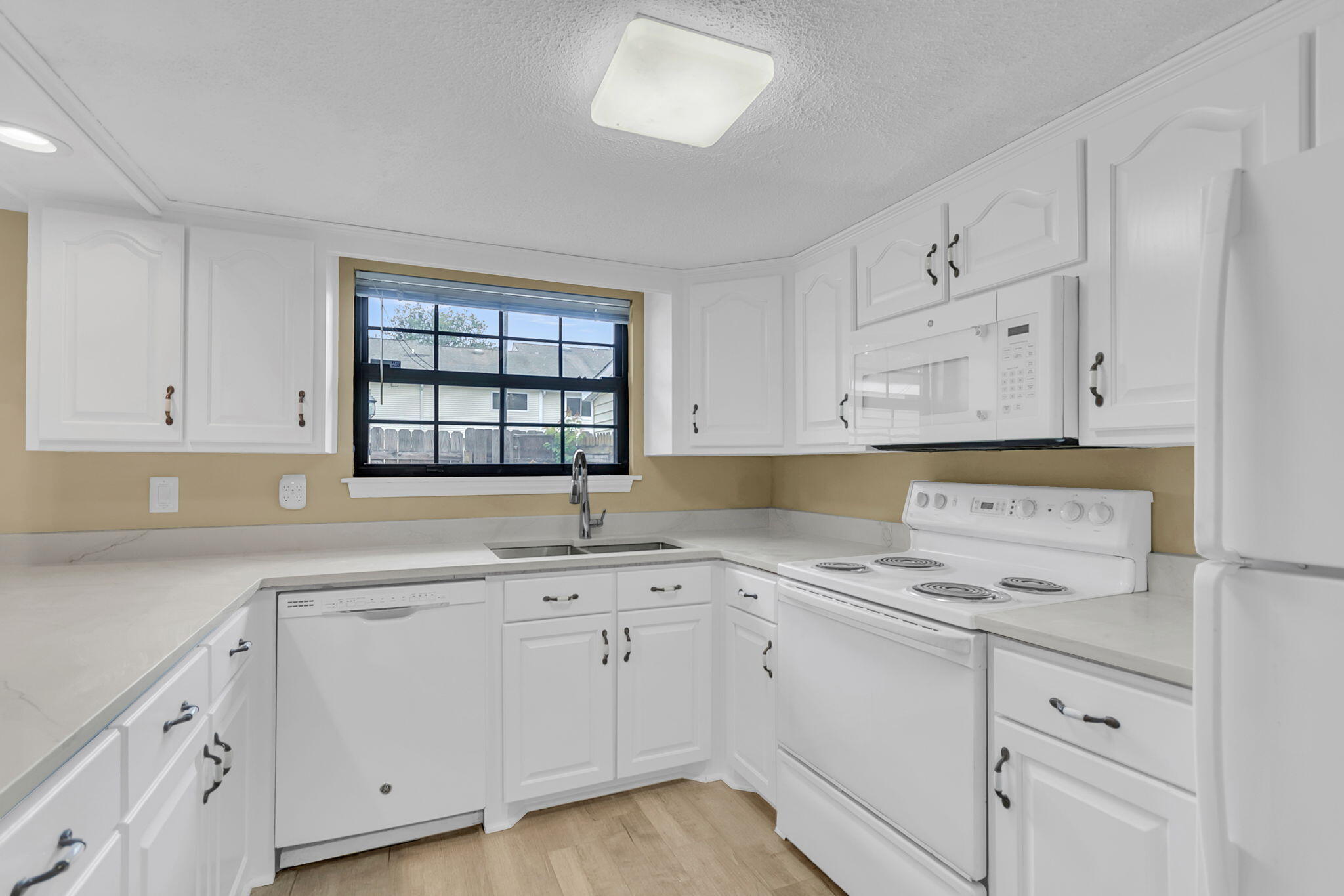 2939 Cathedral Lane