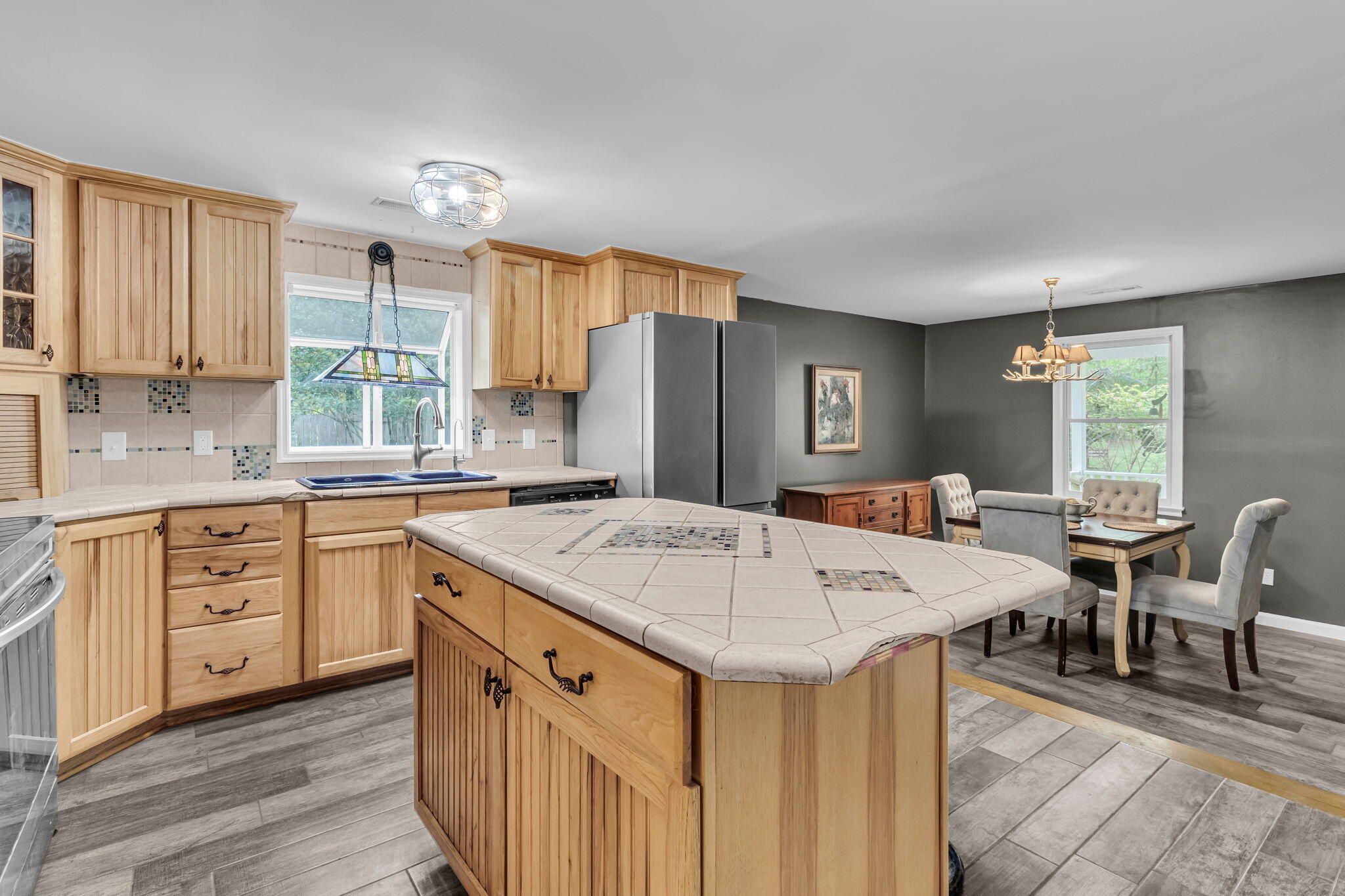 7971 Highway 162