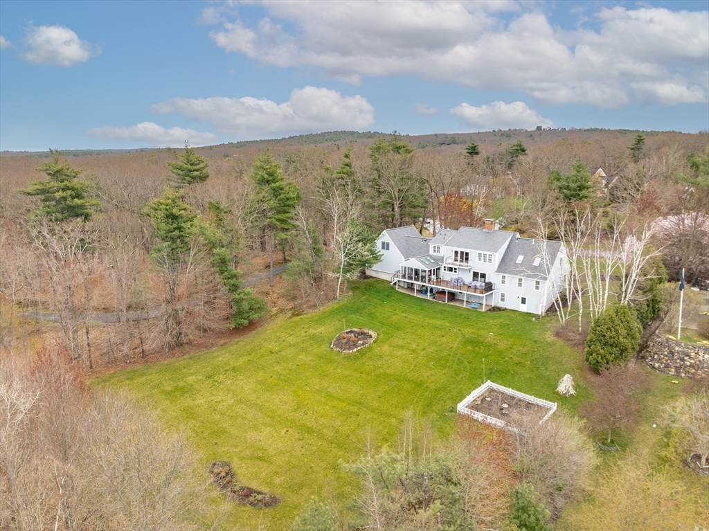 110 Kettle Hole Rd