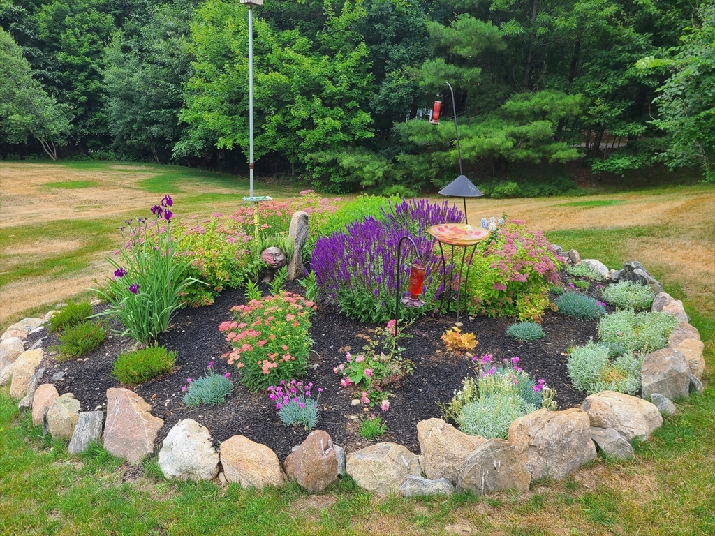 110 Kettle Hole Rd