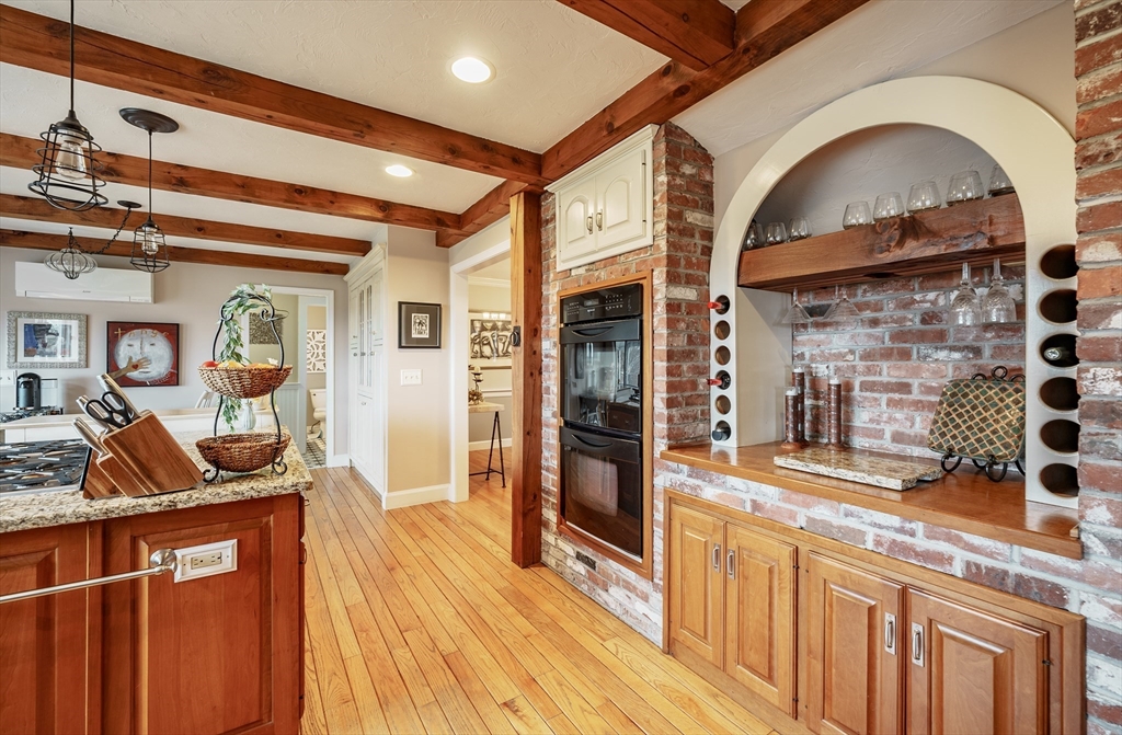 110 Kettle Hole Rd