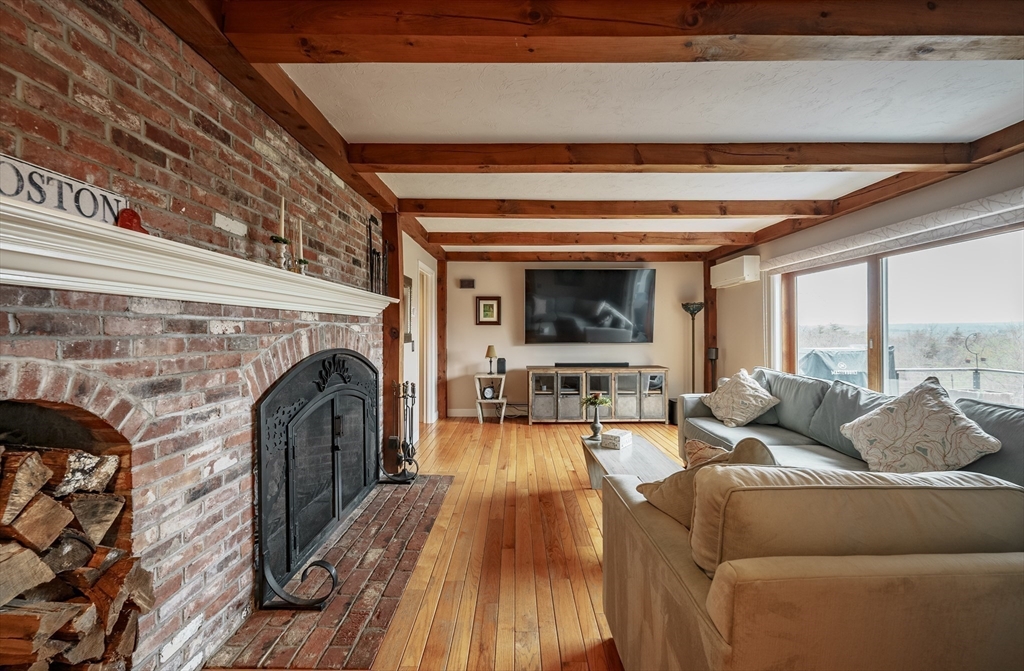 110 Kettle Hole Rd
