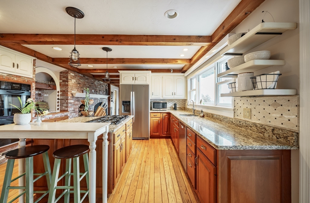 110 Kettle Hole Rd