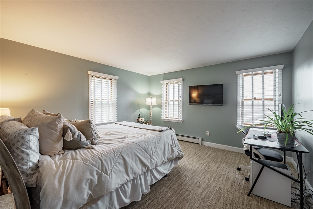 110 Kettle Hole Rd