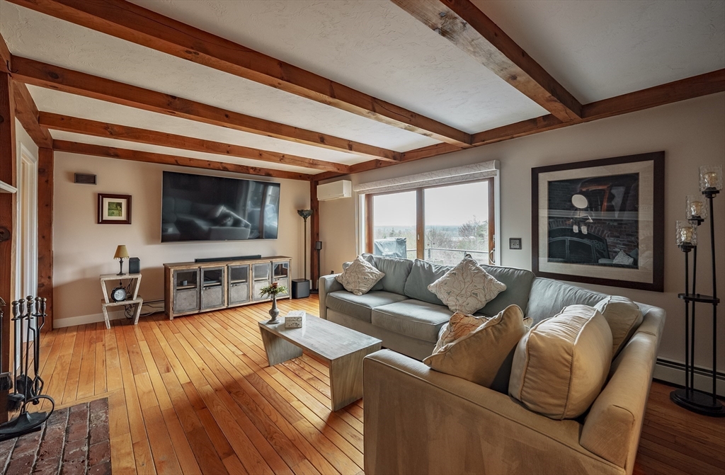 110 Kettle Hole Rd