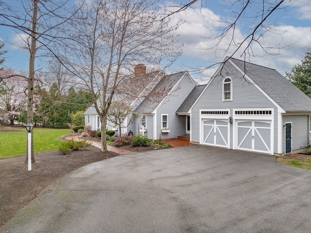 110 Kettle Hole Rd