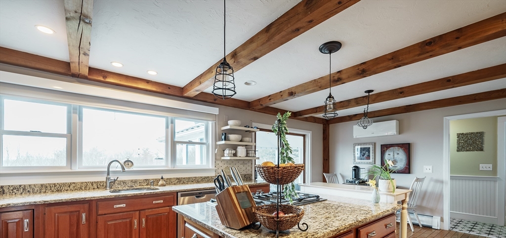 110 Kettle Hole Rd
