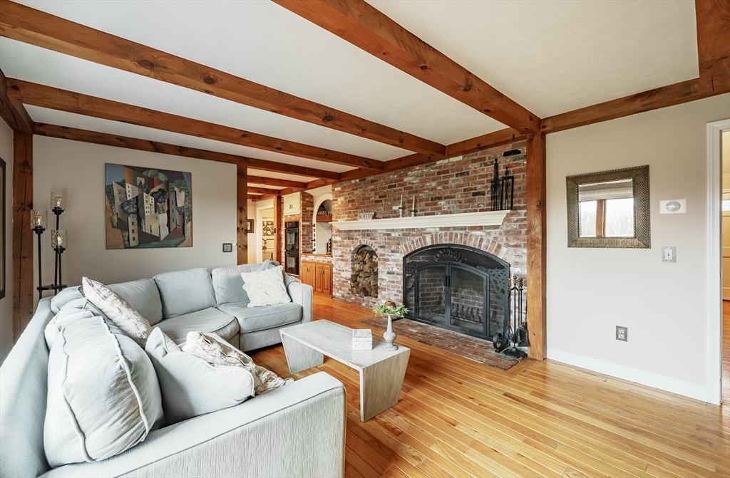 110 Kettle Hole Rd