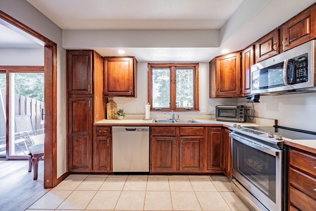 3B Castle Hill Rd # B