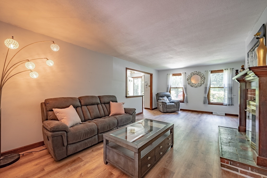 3B Castle Hill Rd # B