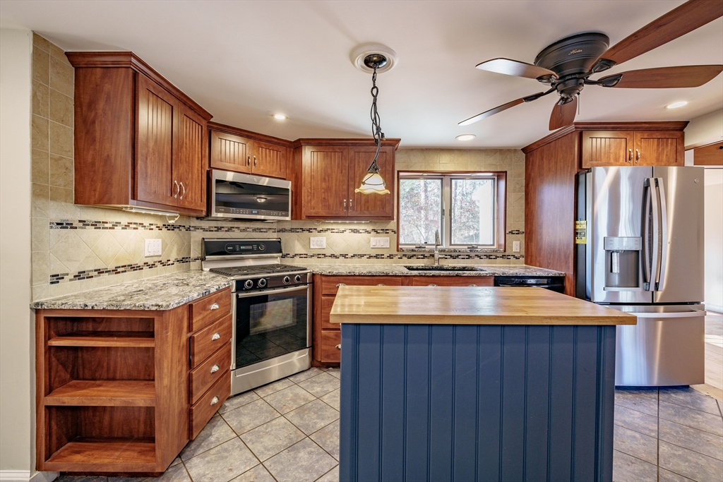14 Thoreau Rd