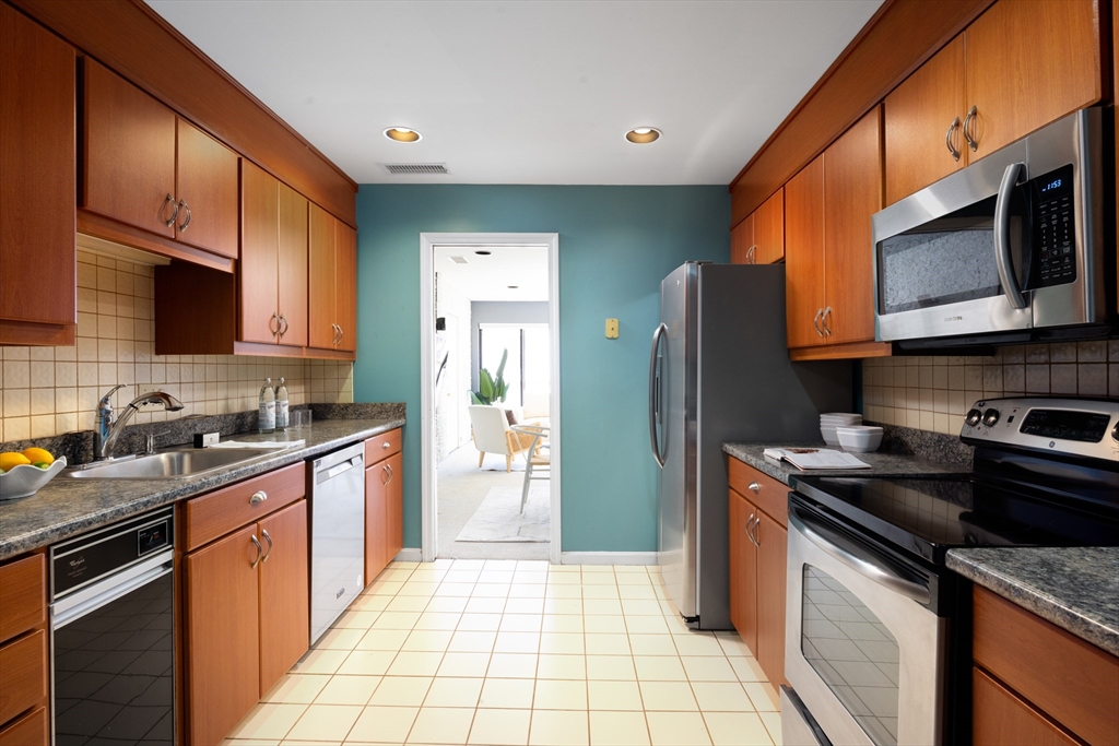 19 Burnham Street # B2