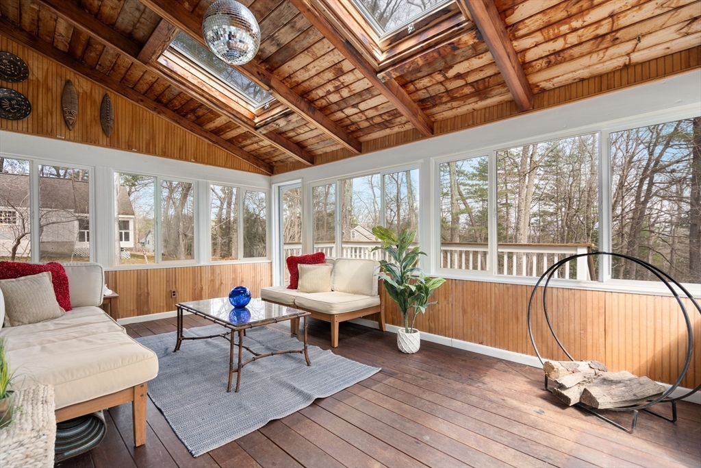 70 Pokonoket Ave